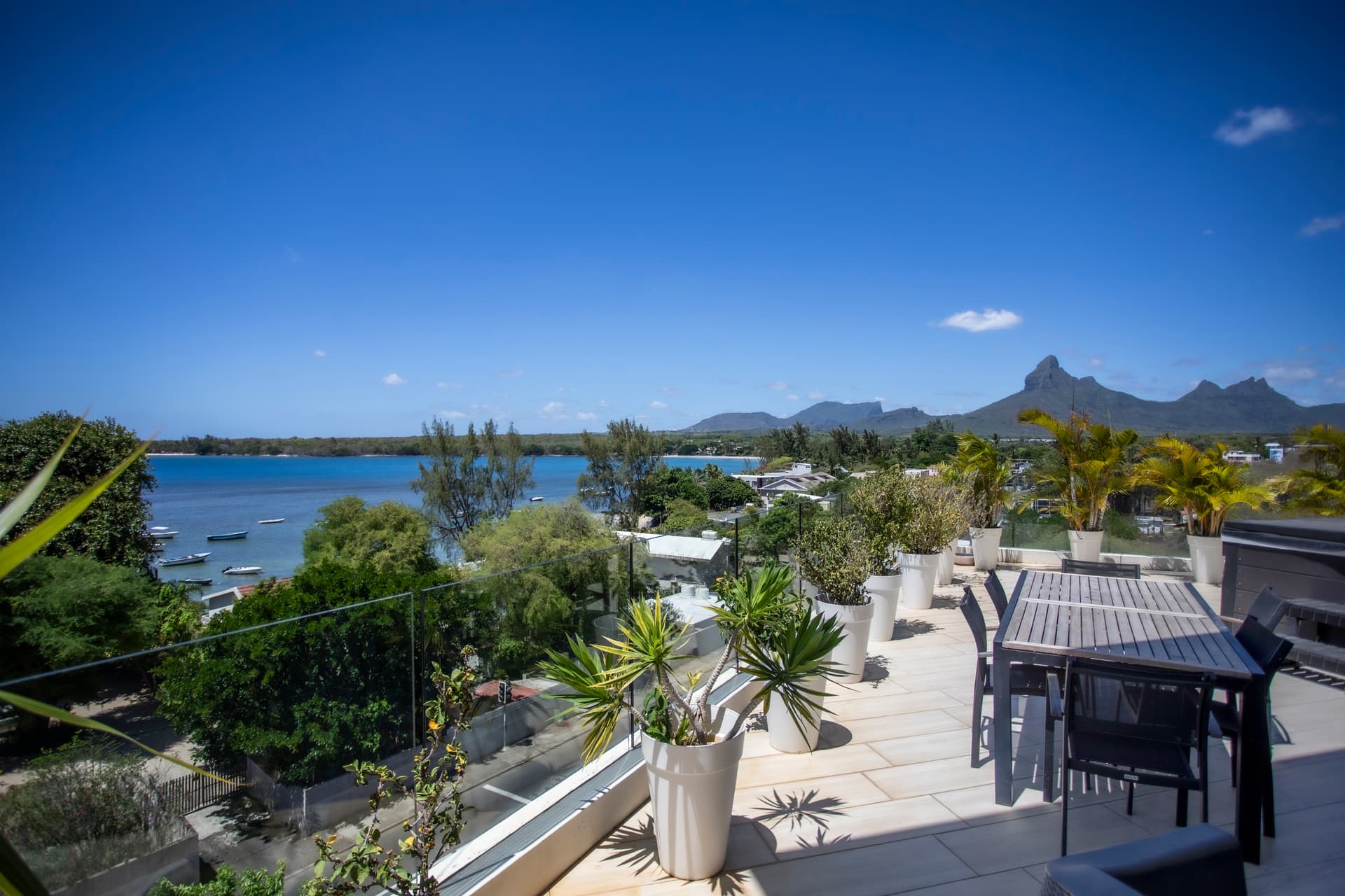 Penthouse de luxe, vue imprenable sur la mer et jacuzzi