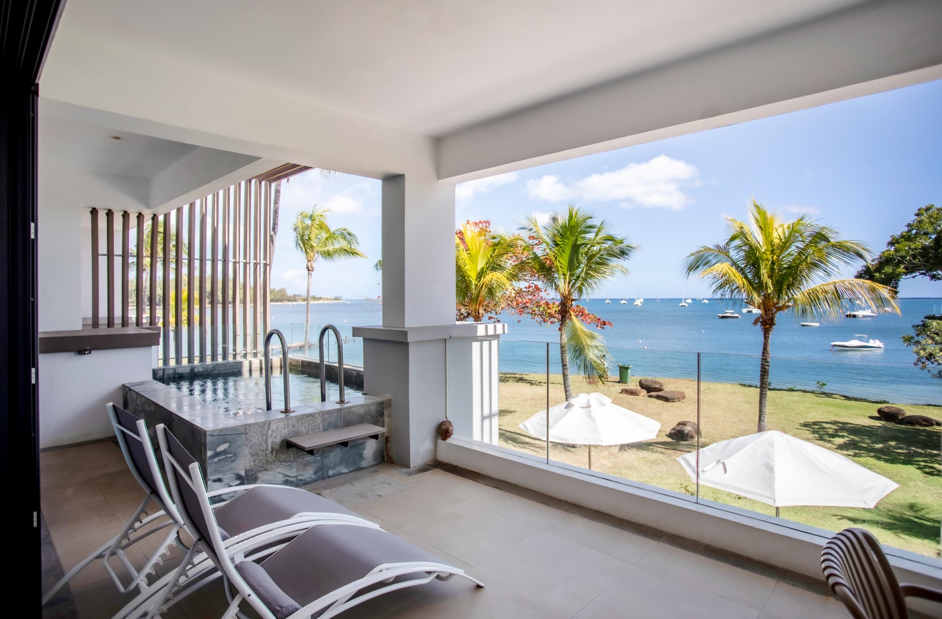 Appartement de luxe en bord de mer - Vue imprenable et piscine
